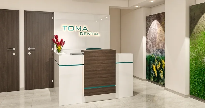 Fogászati rendelő recepciója, Sopron. A falak dekortapétájának alapját Kirják József természetfotója képezi.